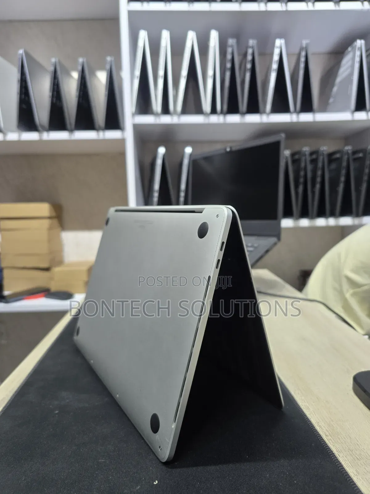 Laptop Apple MacBook Pro 16GB Intel Core i7 SSD 512GB