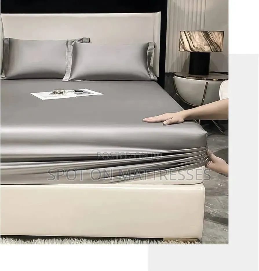 Waterproof Mattress Protector + 2pcs Pillow Cases + 1 Fitted Bedsheet