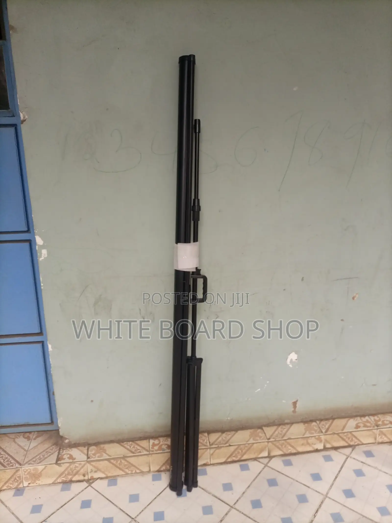 Presentation Tripod Projection Screen 240cm X 240cm (96" X 96")
