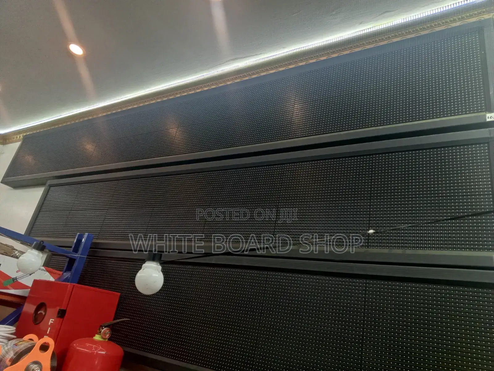 Programmable 18 Panels Multicolor Digital Led Signage for Advertising