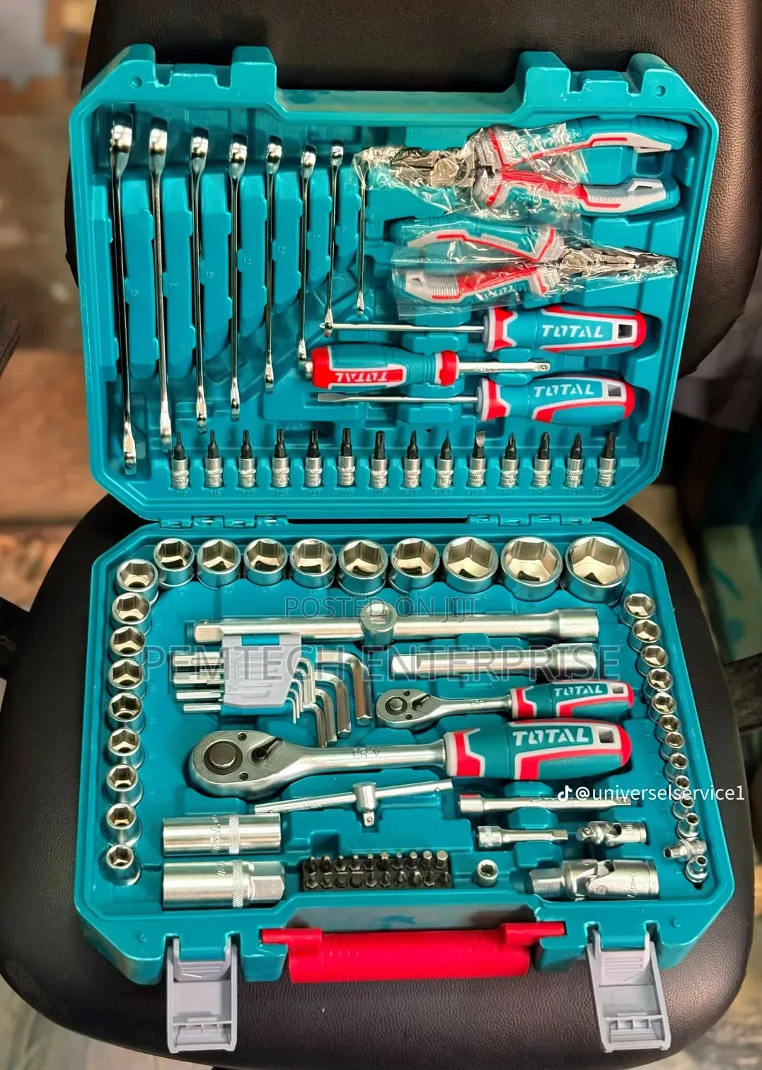 Total 100-Piece Industrial Tool Set (Model Thkthp21006)