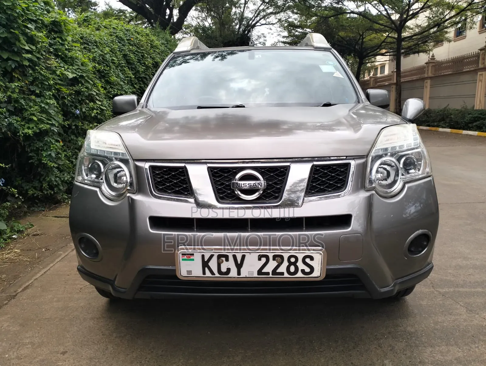 Nissan X-Trail 2012 Gray