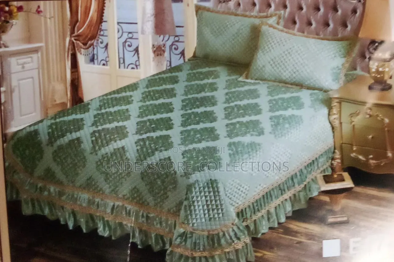 *Heavy* Cotton Bedcovers, 
Size:6*6 With 
2 Pillowcases.