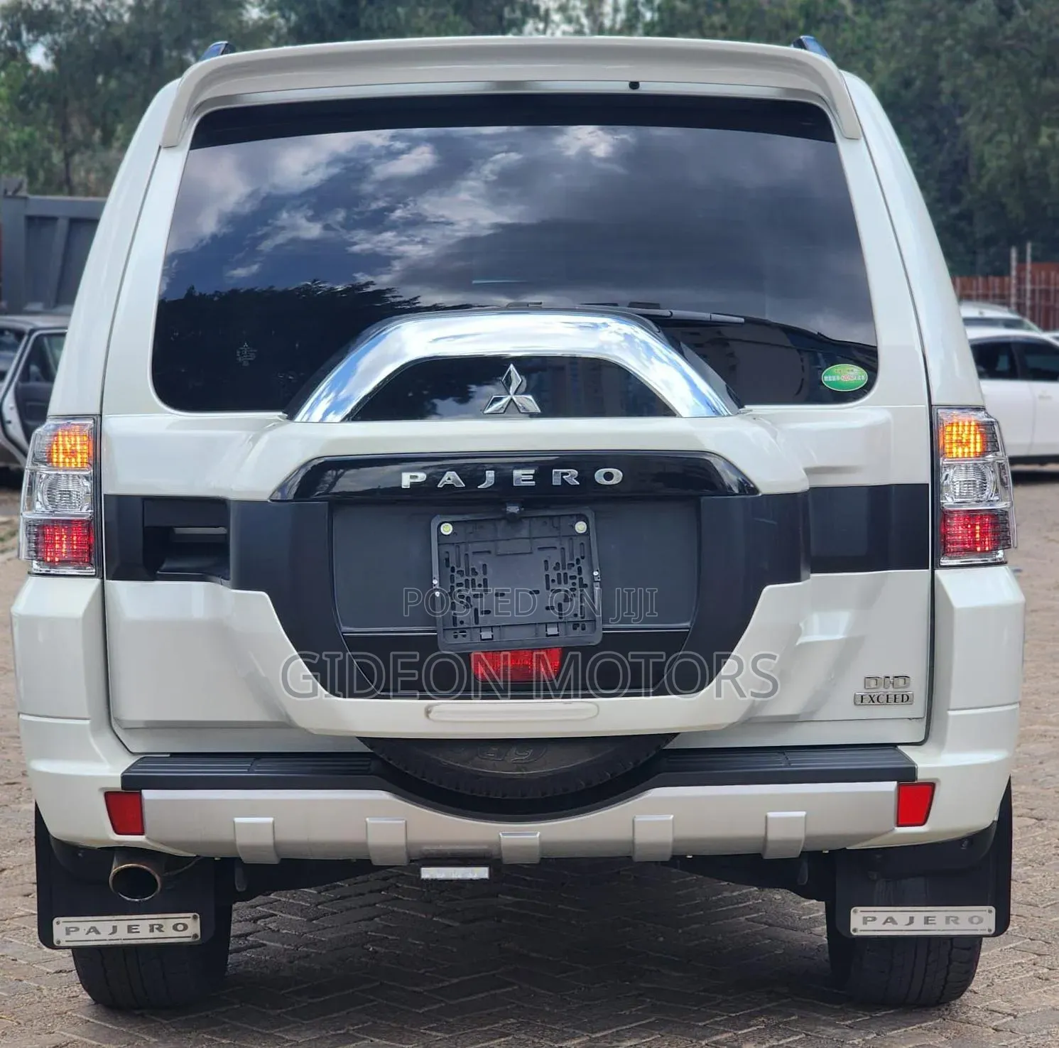 Mitsubishi Pajero 2019 White