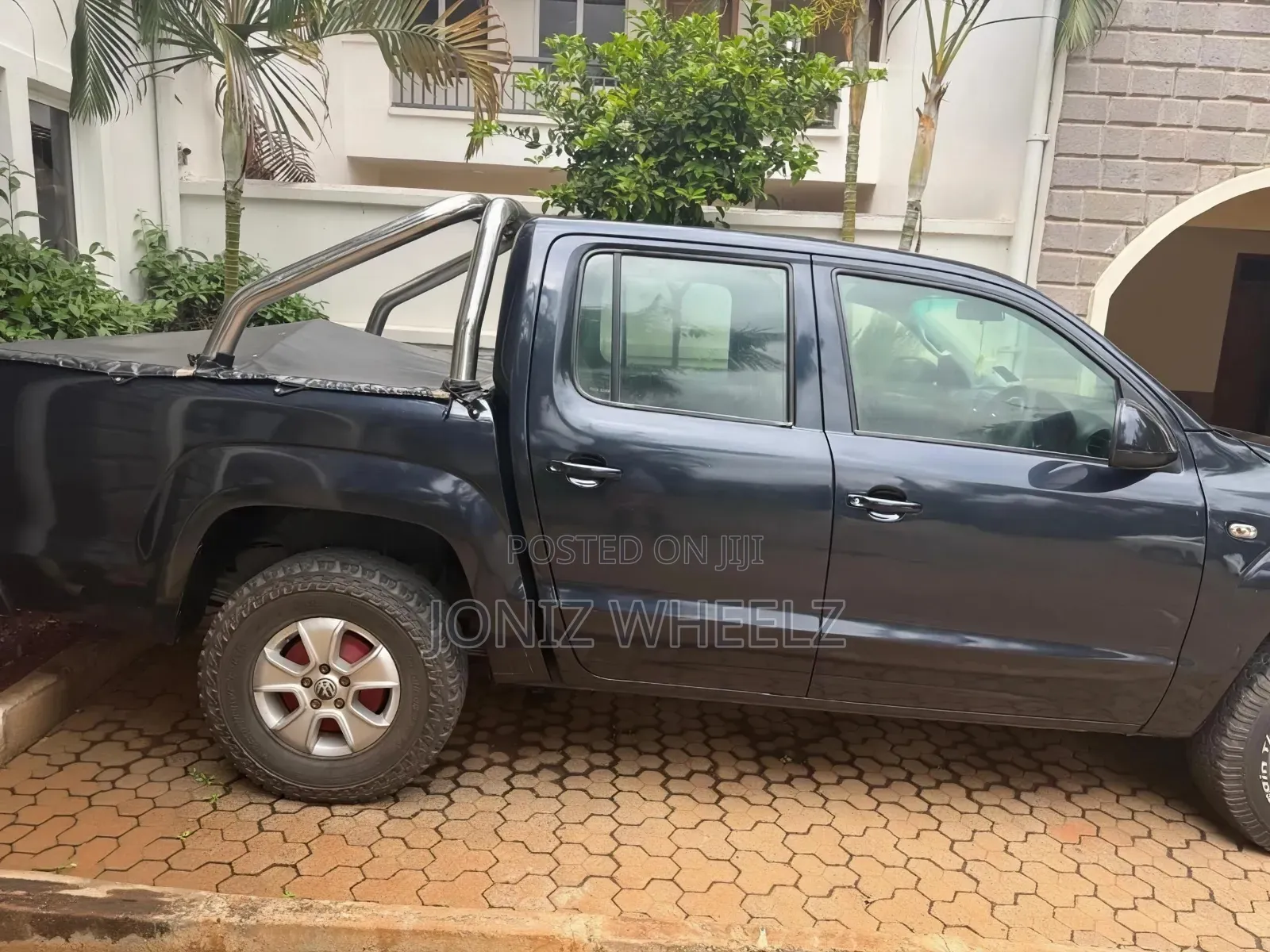 Volkswagen Amarok 2011 Black