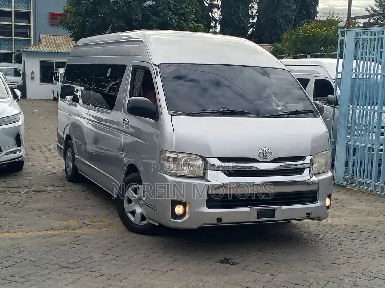 Toyota HiAce 2018 Silver