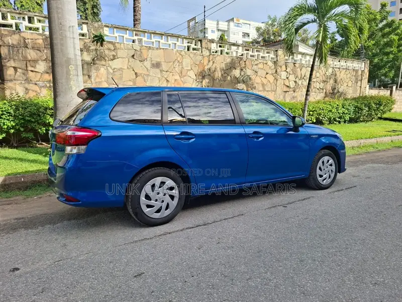 Toyota Corolla Fielder 1.5 Hybrid FWD 2020 Blue