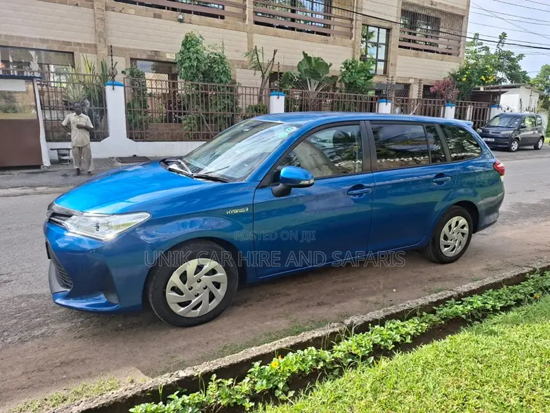 Toyota Corolla Fielder 1.5 Hybrid FWD 2020 Blue