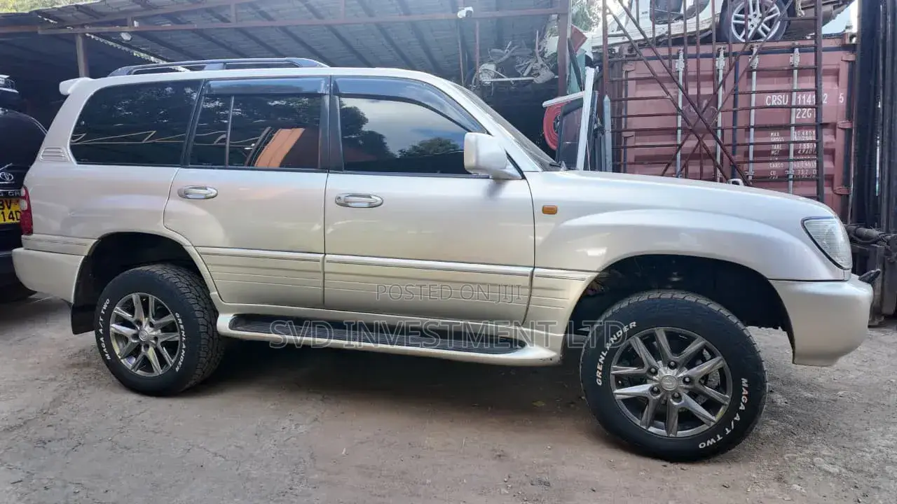 Toyota Land Cruiser 2005 Gray