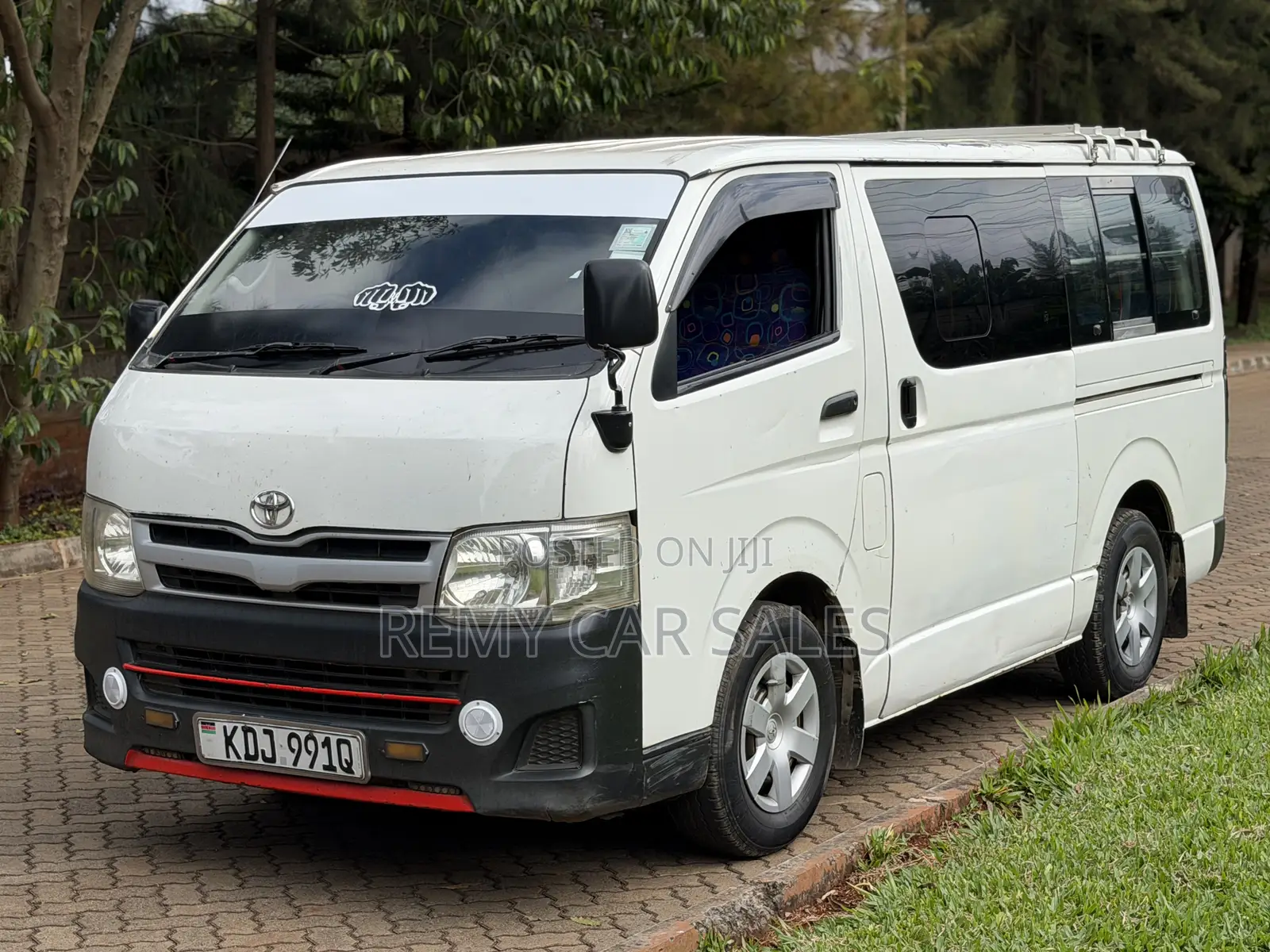 Toyota HiAce 2013 White