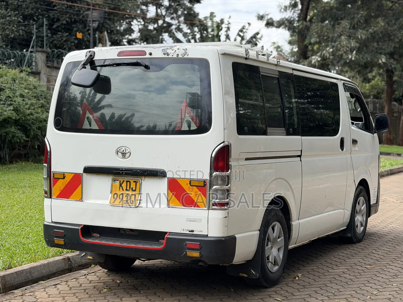 Toyota HiAce 2013 White