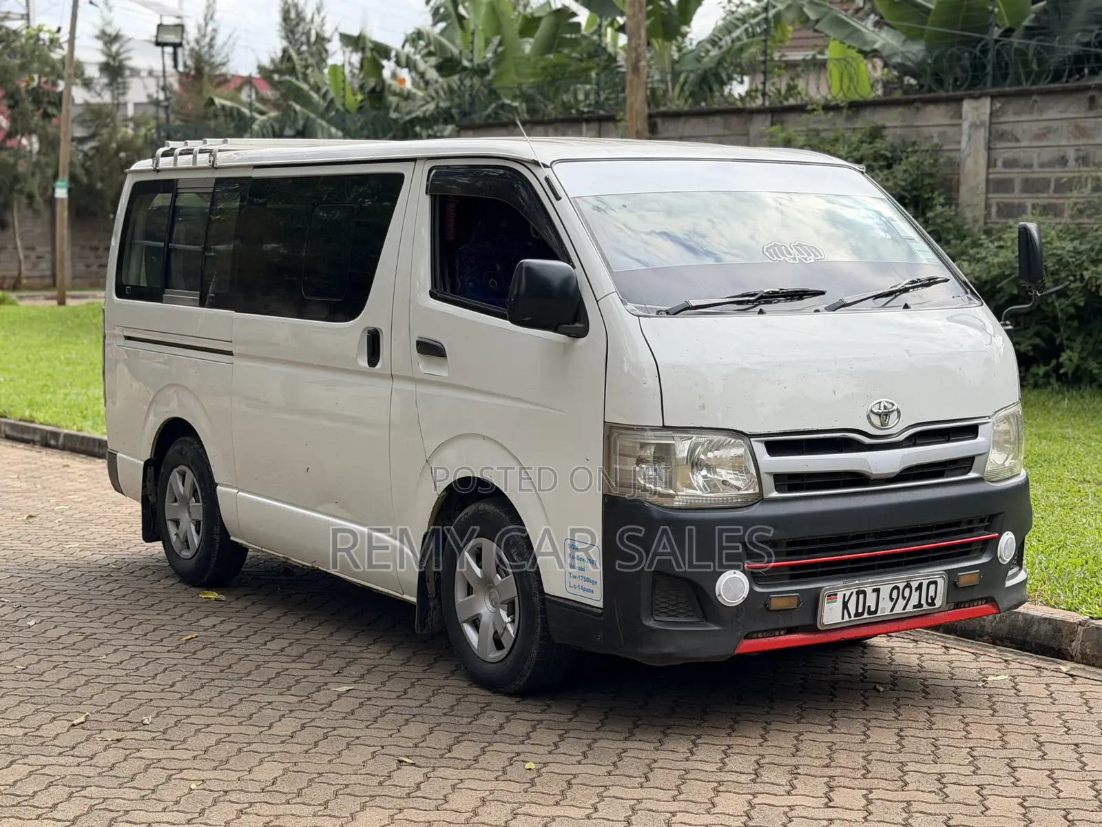 Toyota HiAce 2013 White