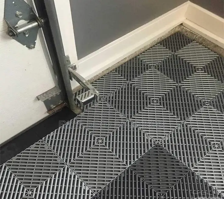 Modular Garage Flooring | 18mm PVC Tiles 40x40cm