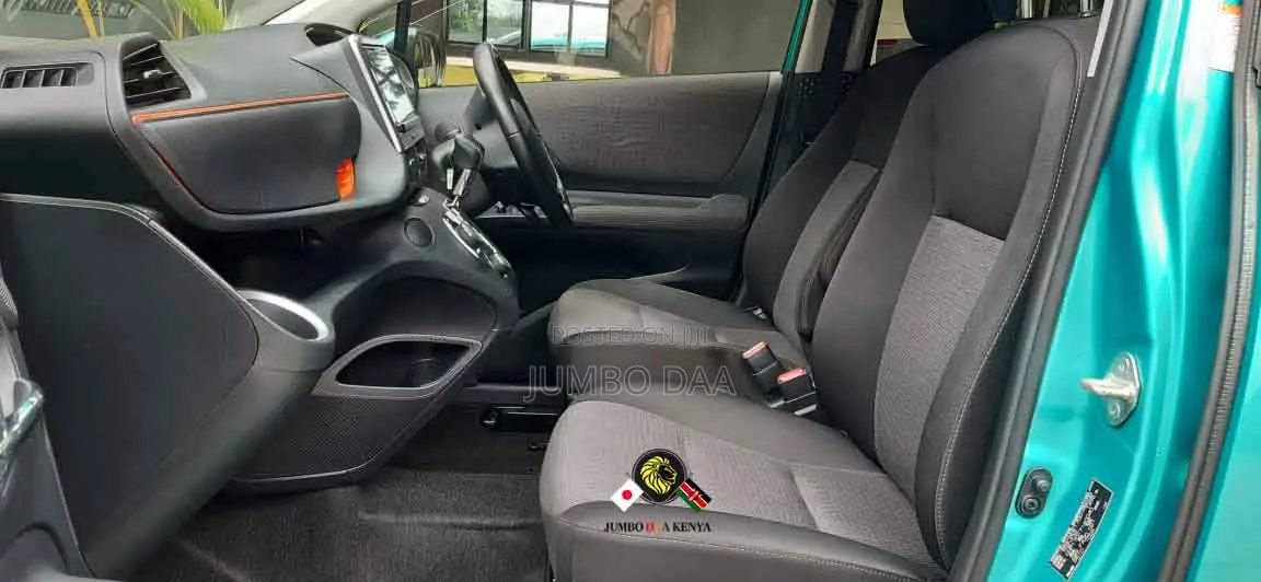 Toyota Sienta 1.5 FWD 2019 Green