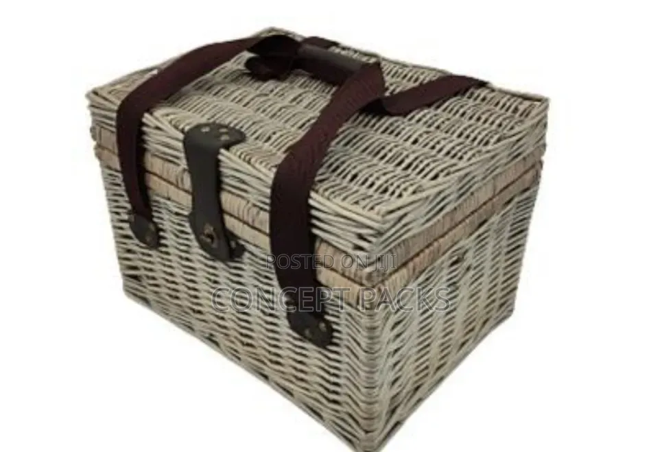 Rectangular Picnic Basket for 4 People (Grey) Size: 41x30x28cm
