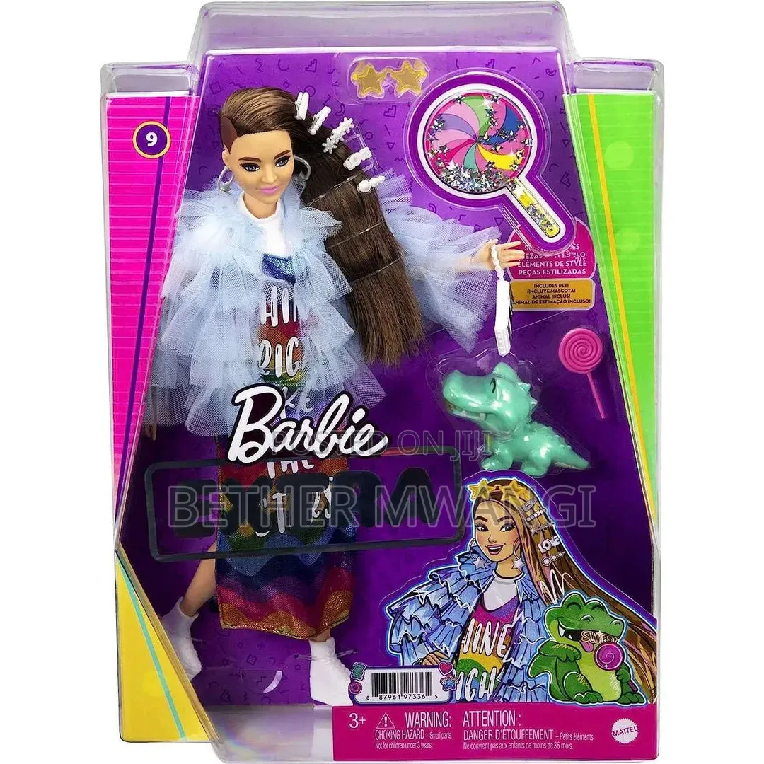 Barbie Extra Doll - Yellow Coat
