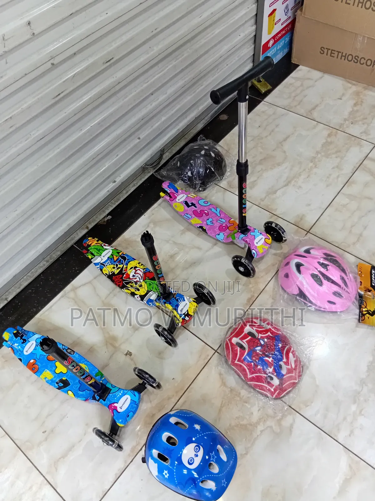 Kids Scooter With Led Display on Wheels and Helmets