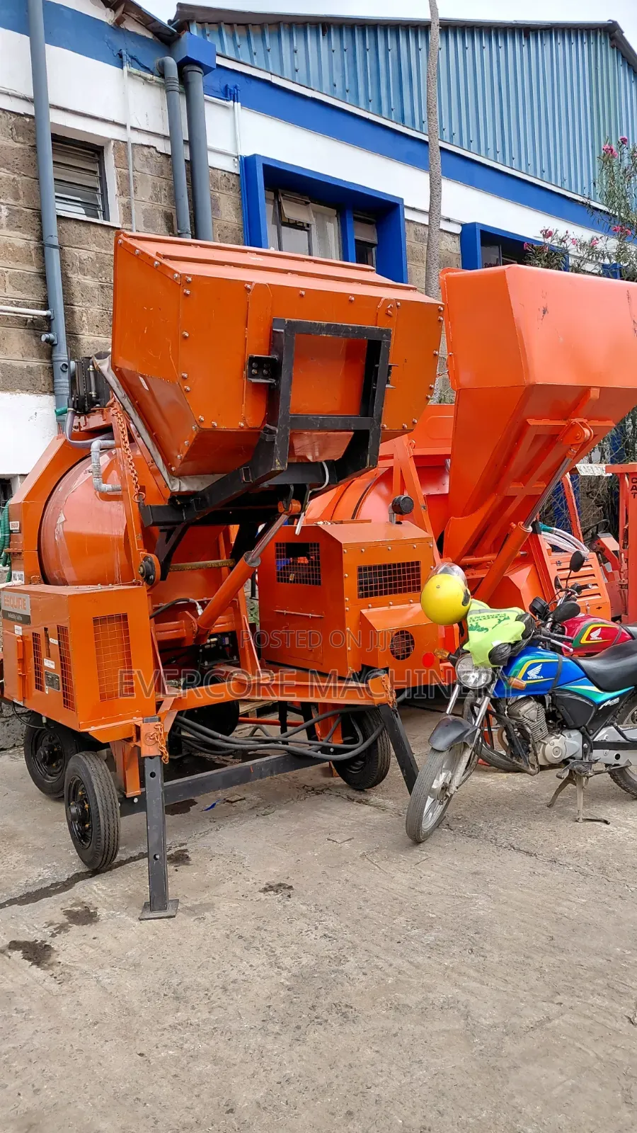 Commercial Esquire Mixer Self Loading Effect Best Quality.