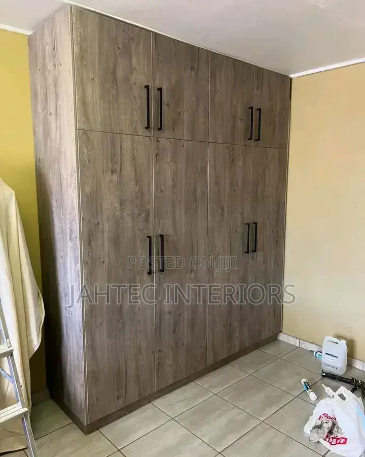 High Quality Kitchen Cabinets and Wardrobes With Gloss MDF Board
