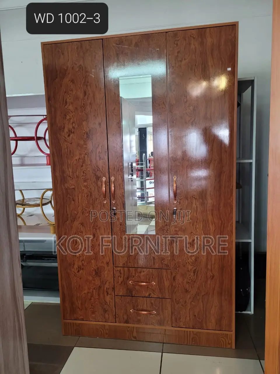 Wardrobe : Stylish 2-Door Wardrobe