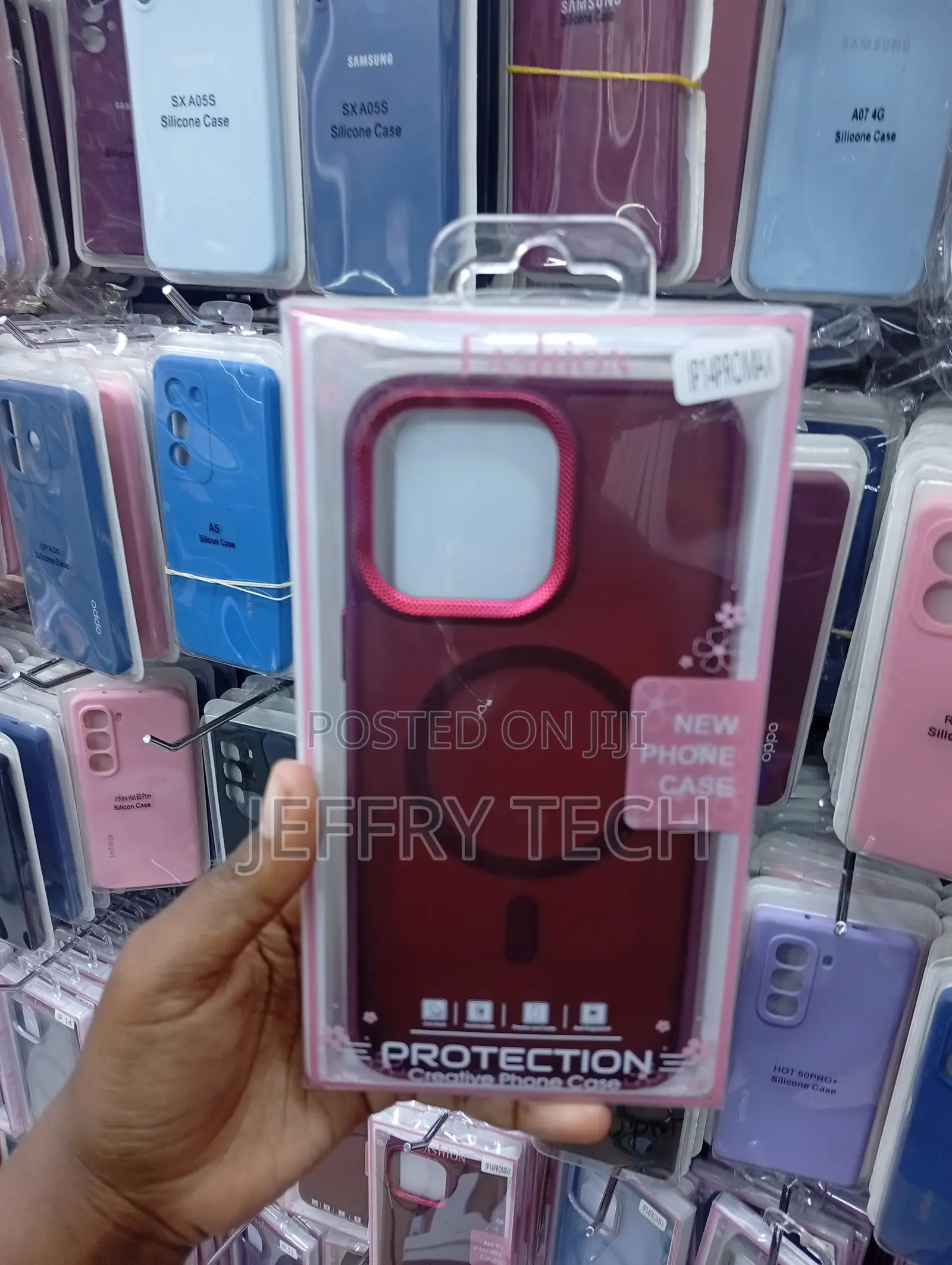 Ip14promax Maroon/Dark Red Translucent Magsafe Cover