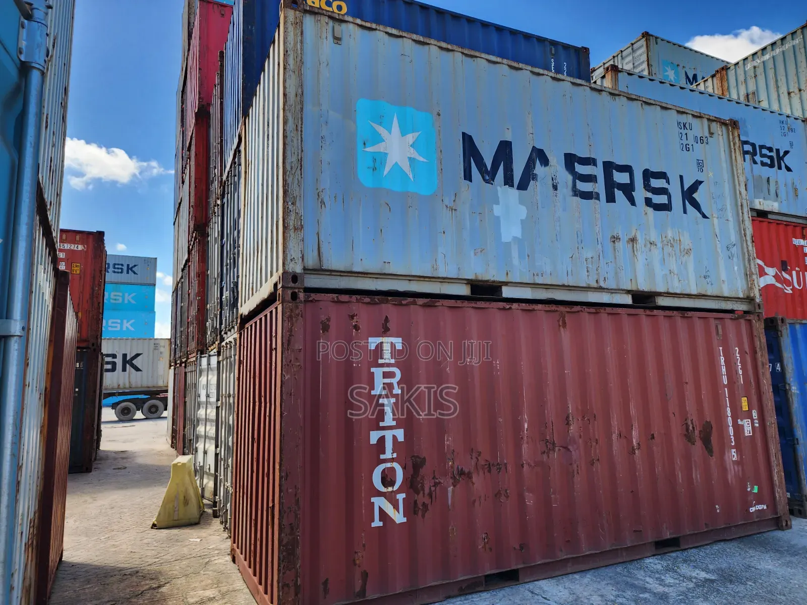 Safe Cargo Storage! 20ft Lockable Shipping Containers for Sale!