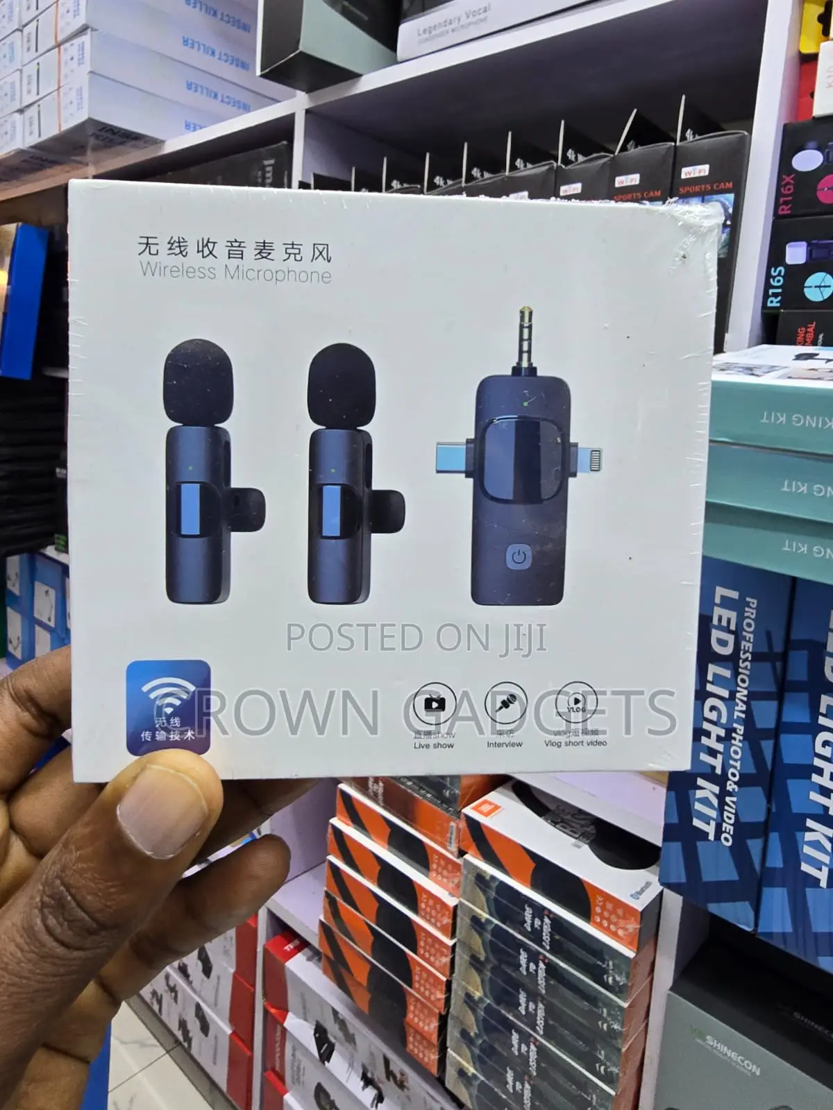 3-in-1 Dual Wireless Lavalier Microphone for iPhone Android