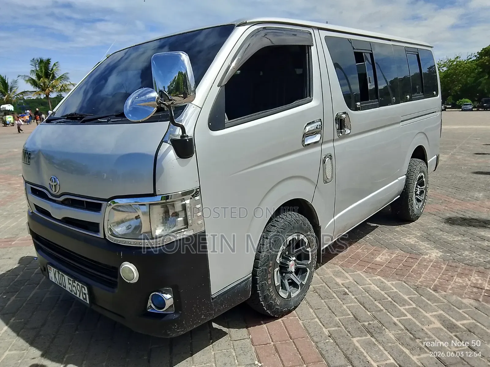 Toyota HiAce SV Premium 2013 Silver
