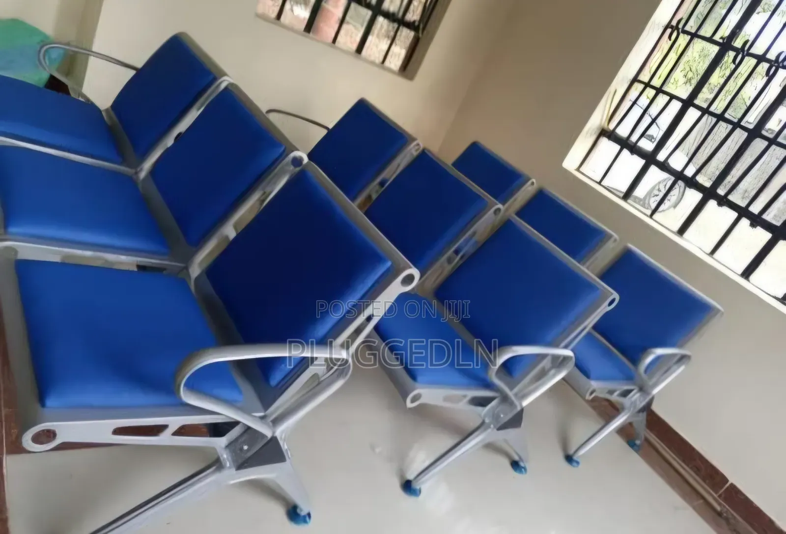 Heavy-Duty 3-Link Padded Waiting Room Chairs