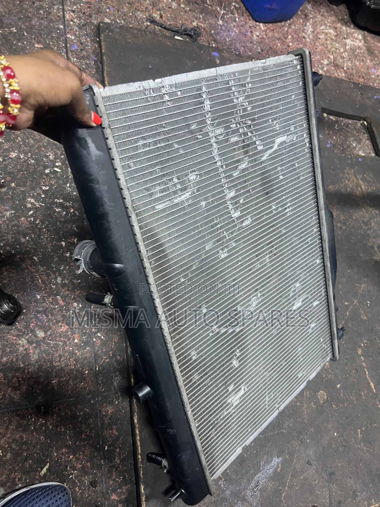 Nissan Tiida Radiator