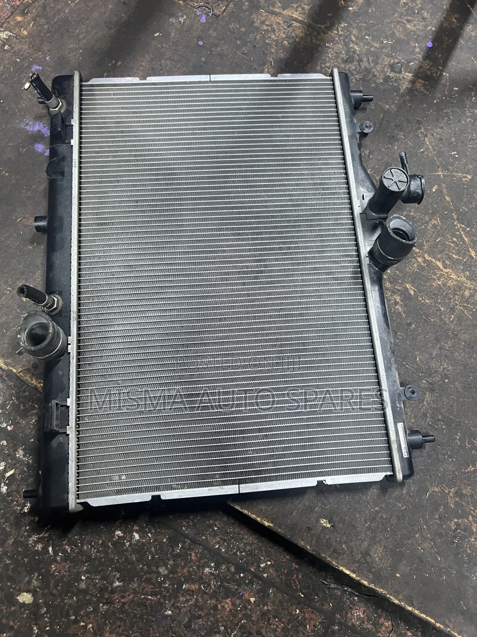Nissan Tiida Radiator