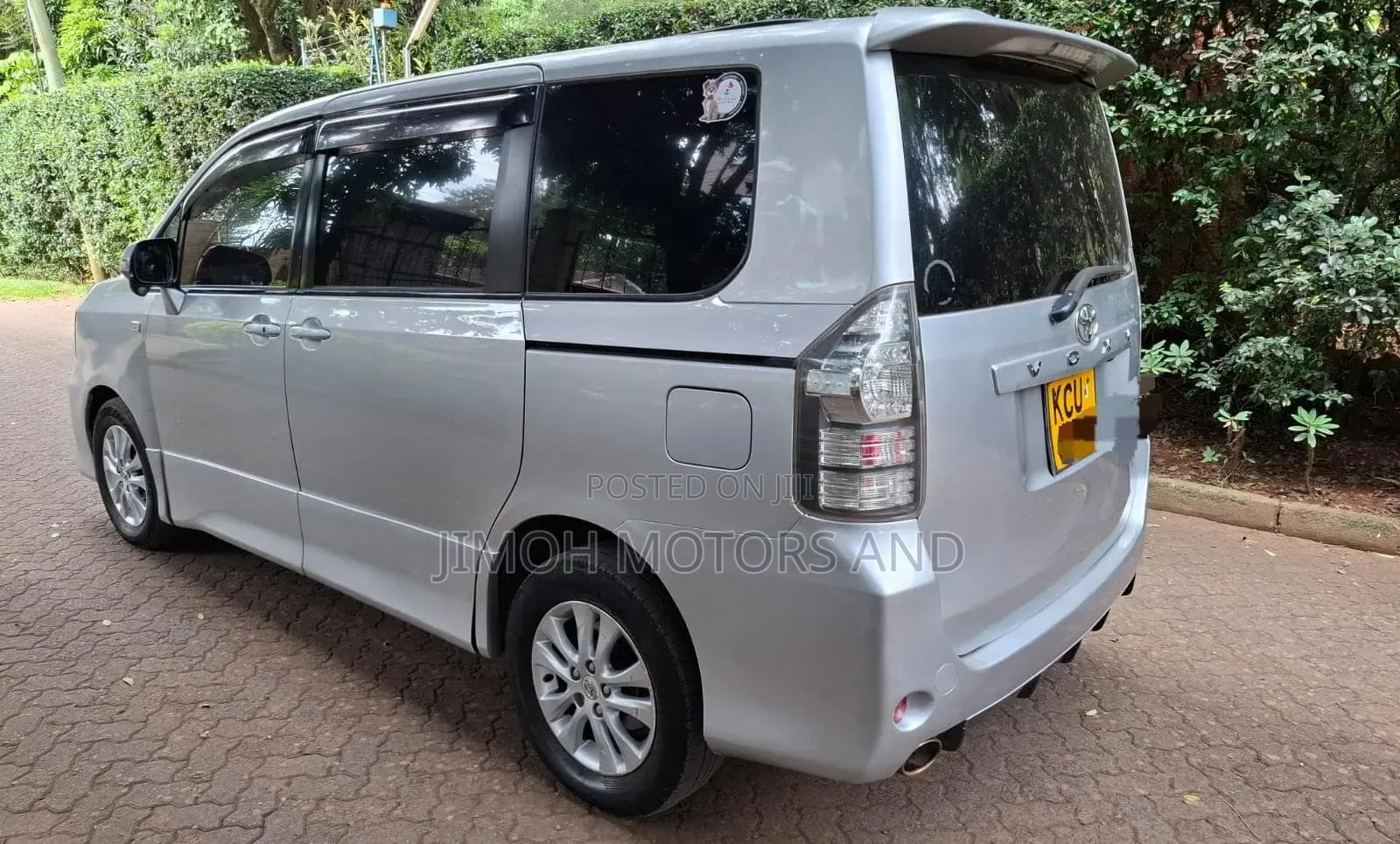 Toyota Voxy 2012 Silver