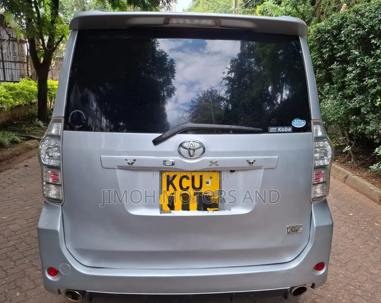 Toyota Voxy 2012 Silver