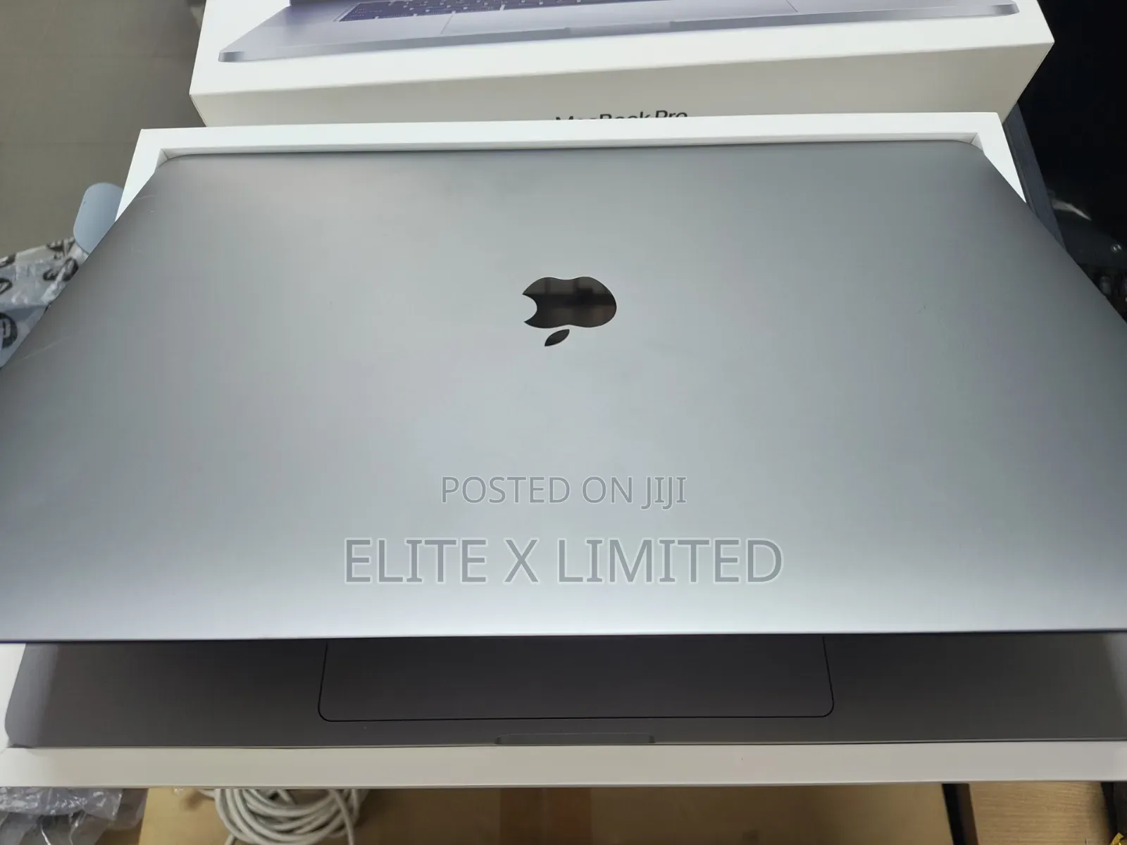 New Laptop Apple MacBook Pro 2019 32GB Intel Core i9 SSD 1T