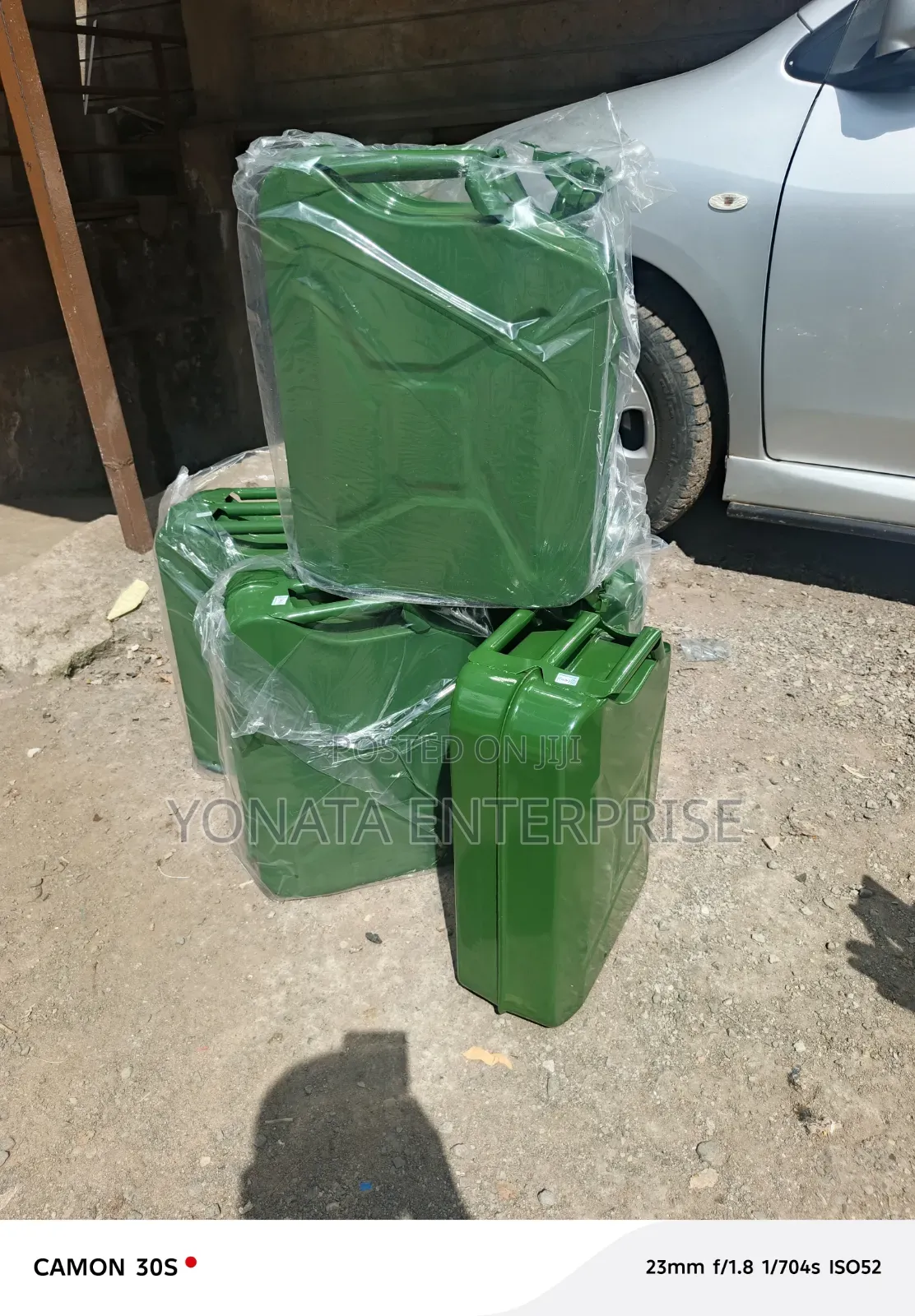 Dark Green Fuel Jerrycan (Mettalic)