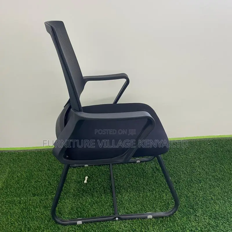 Ergonomic Arm Conference Seat