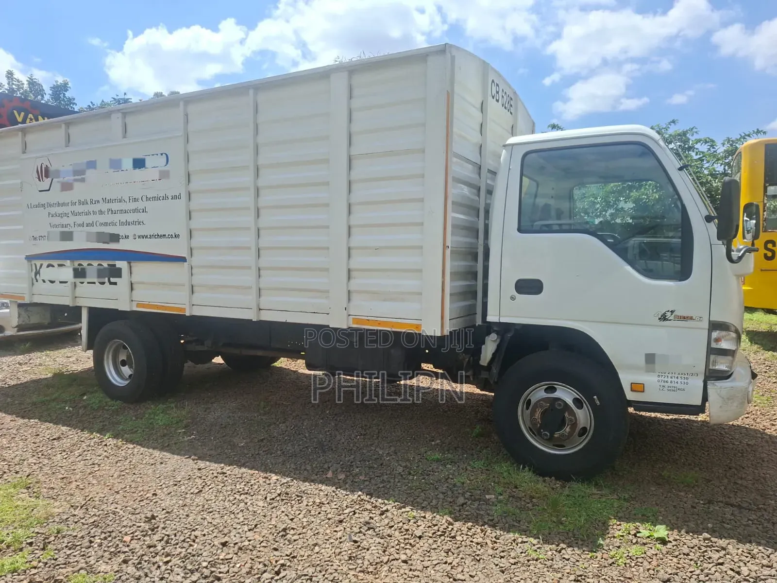 Isuzu NKR Local