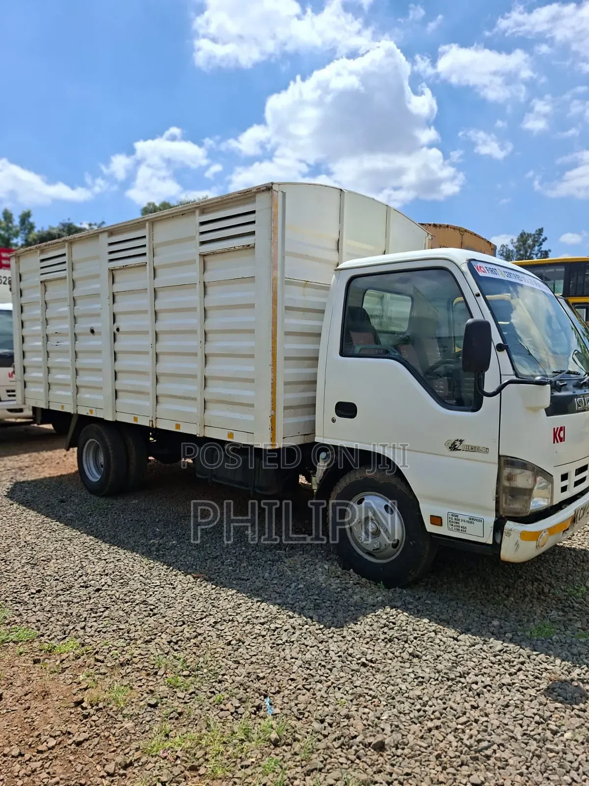 Isuzu NKR Local