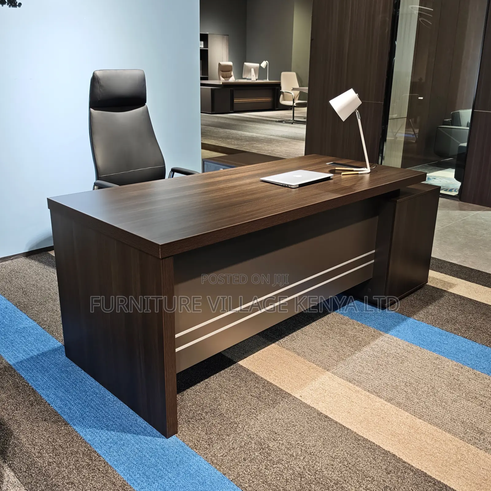 Manager's L-Shaped Office Desk