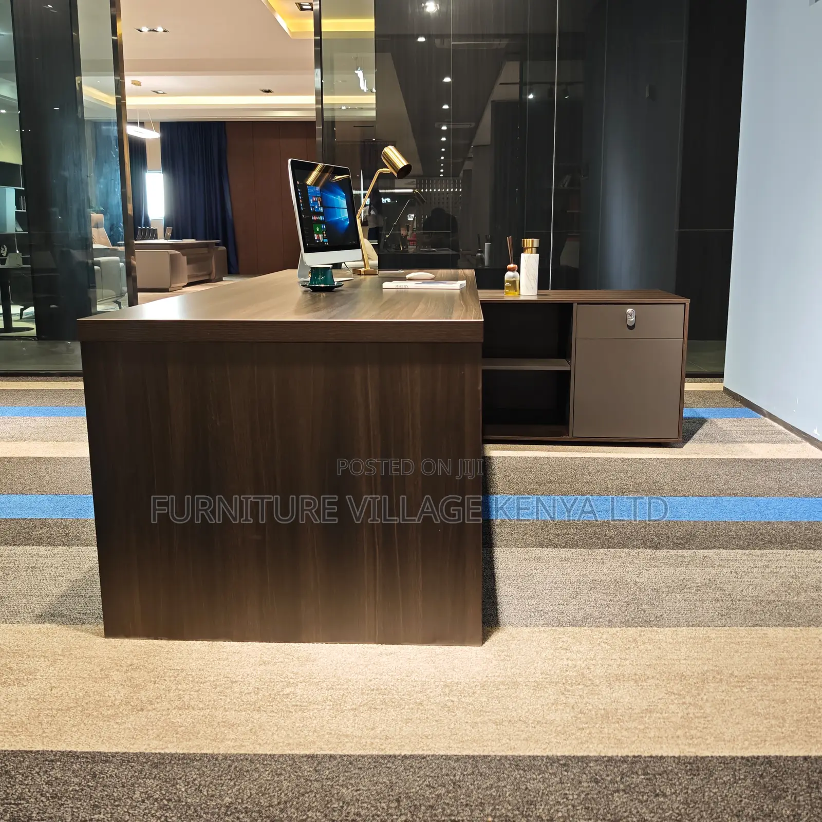 Manager's L-Shaped Office Desk