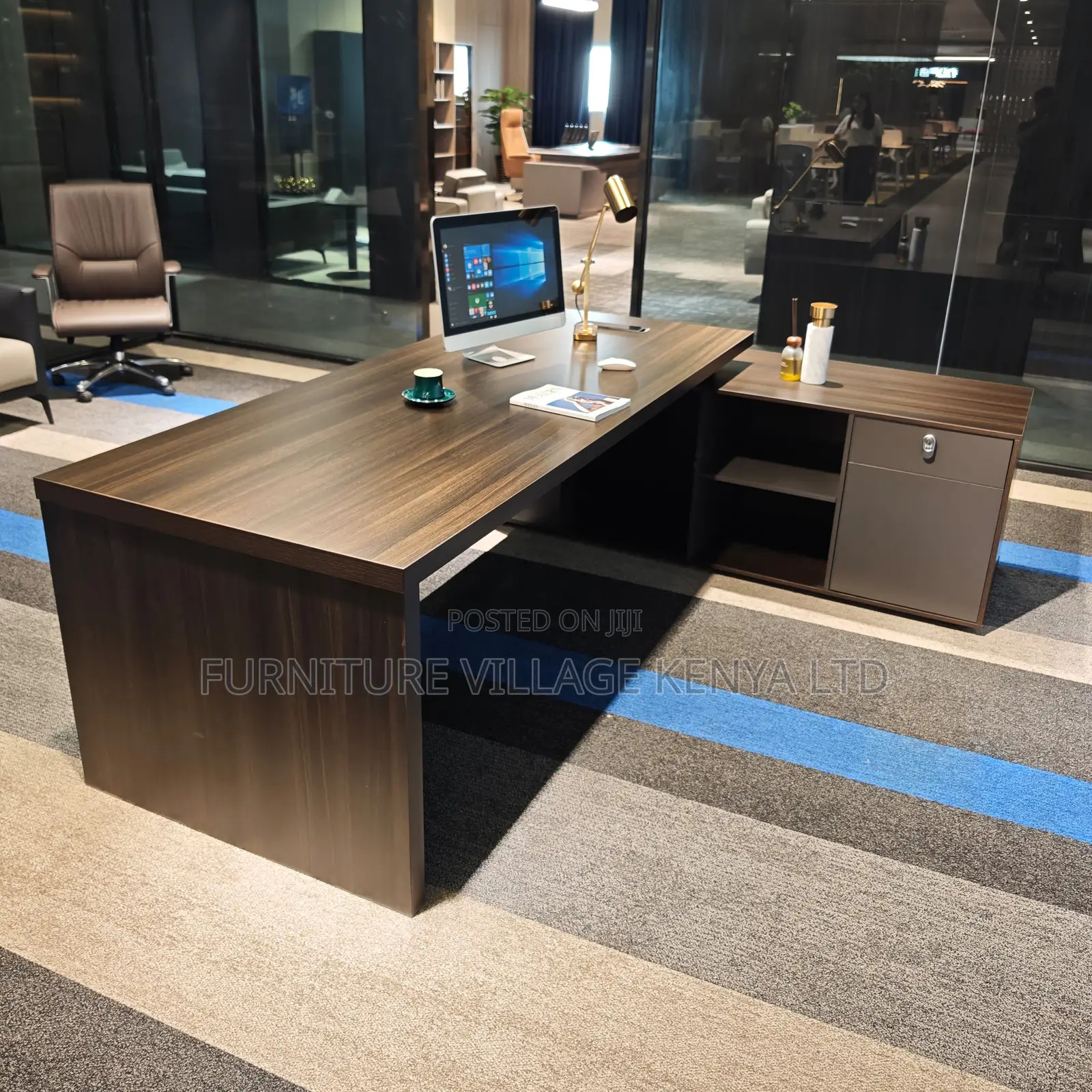 Manager's L-Shaped Office Desk