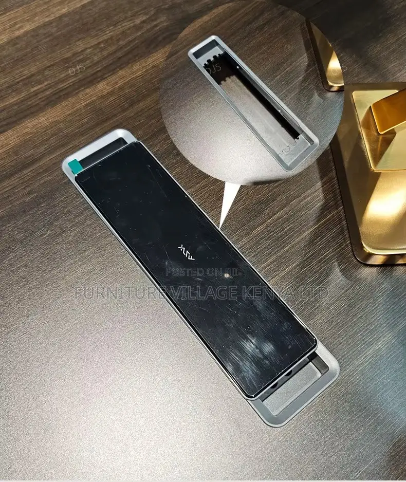 Manager's L-Shaped Office Desk
