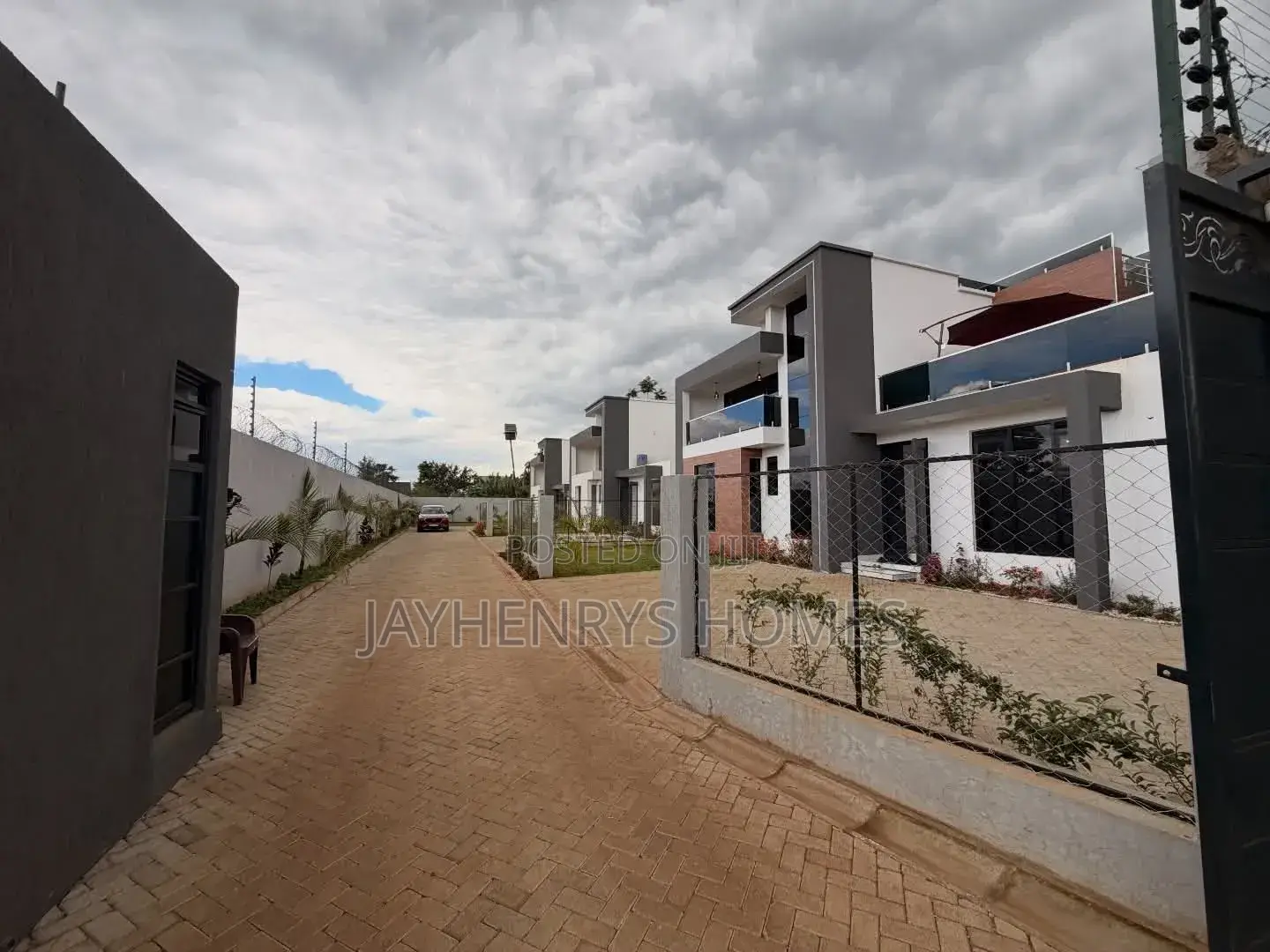 5bdrm House in Kwa Kairu for sale