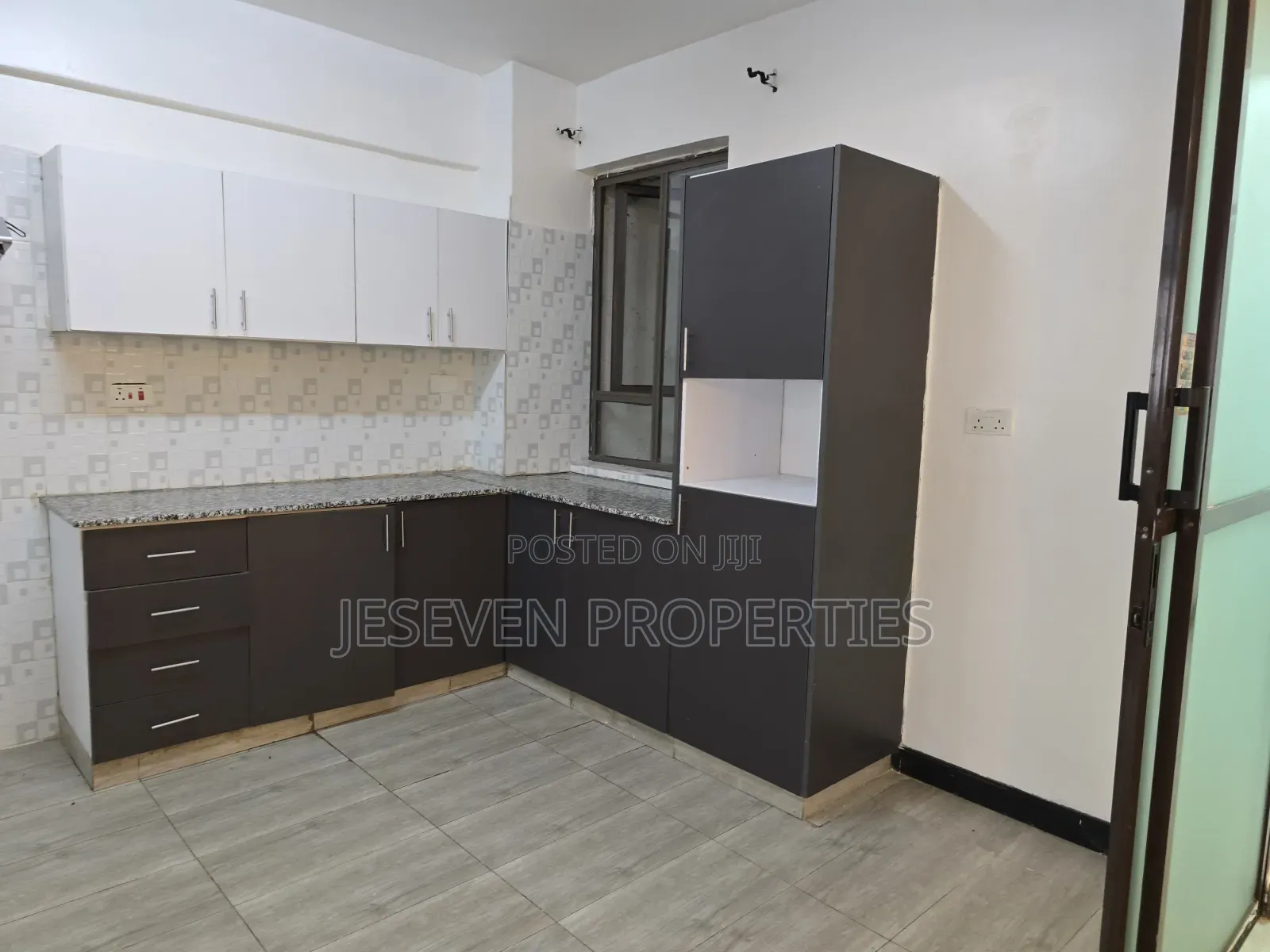 4bdrm Apartment in Parklands Third for rent