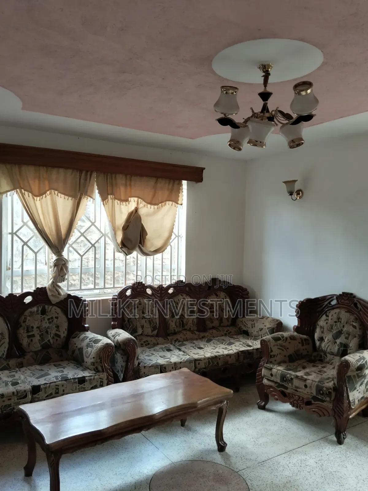 5bdrm Maisonette in Golfview, Bendor Estate for sale