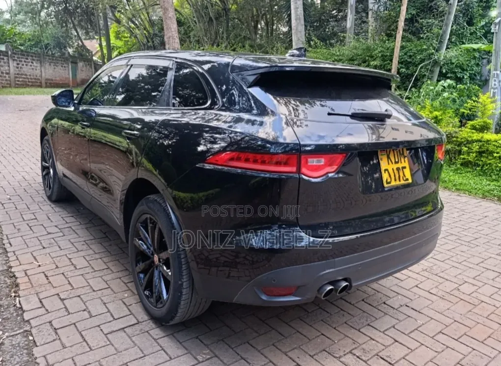 Jaguar F-Pace 20d R-Sport 2017 Black