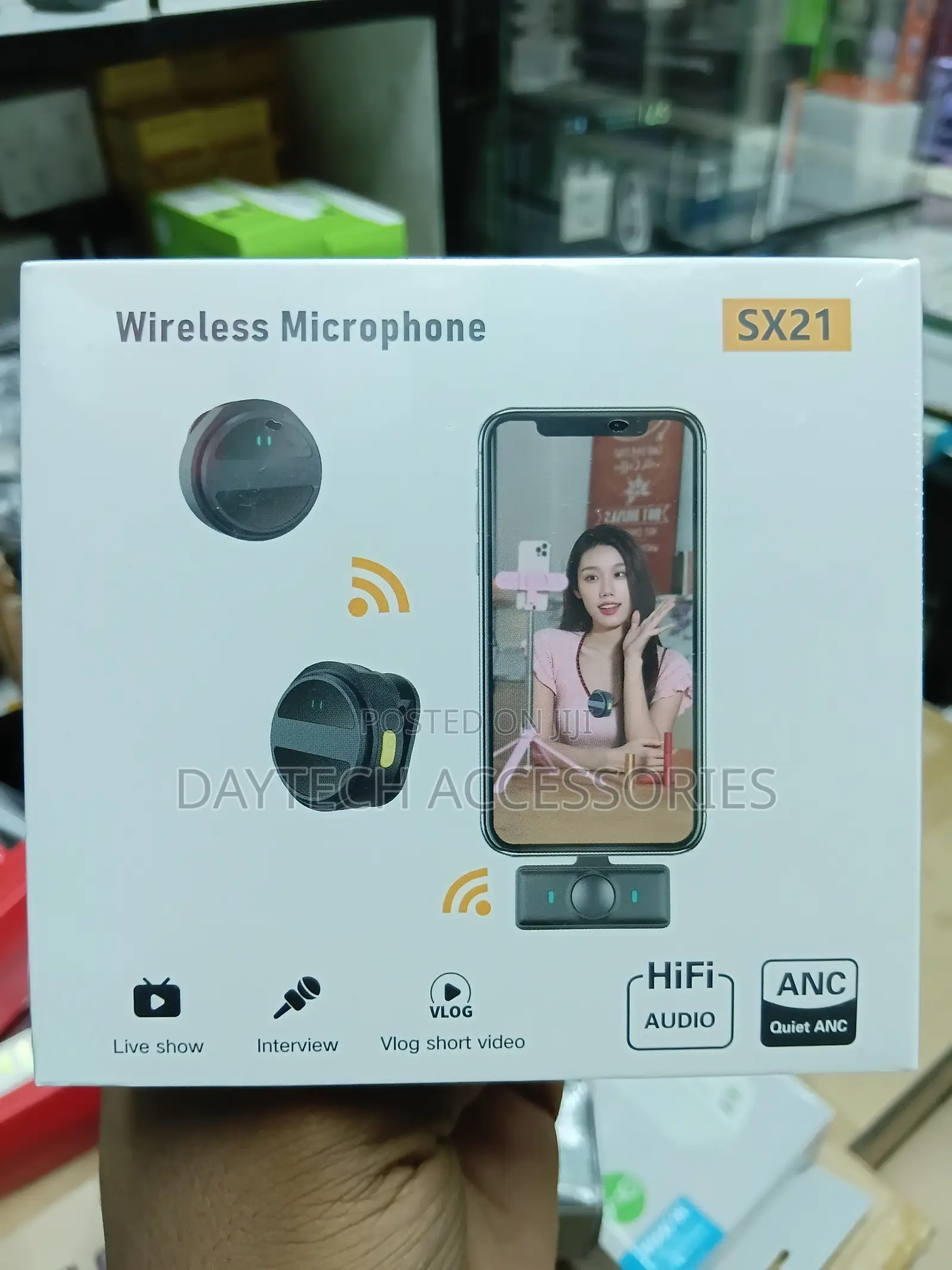 Lapel Type-C Sx21 Wireless Lavalier Microphone.
