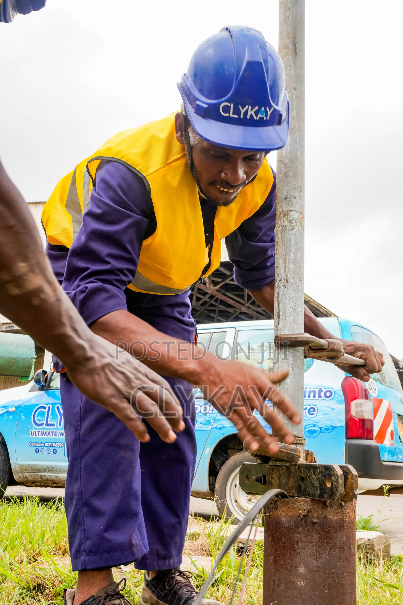 Pump Lifting and Lowering Services