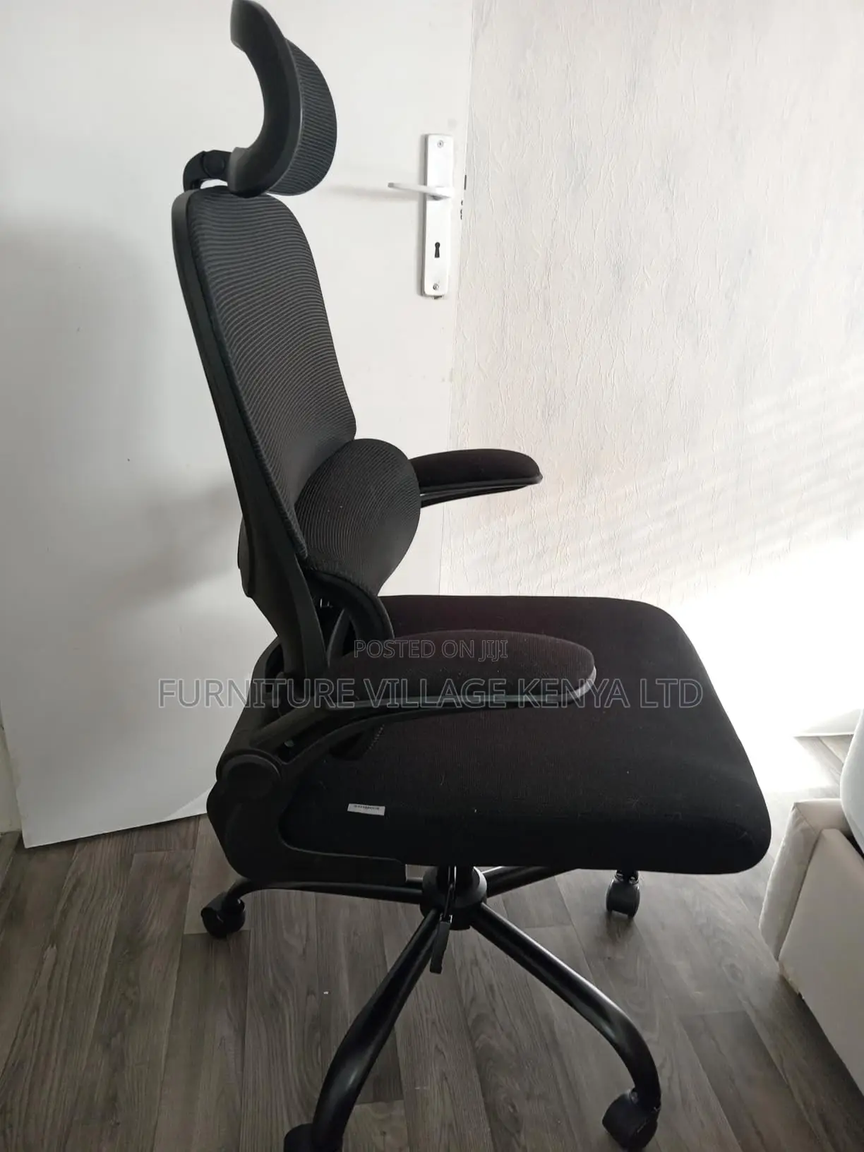 Office Seat With Flipping Arms