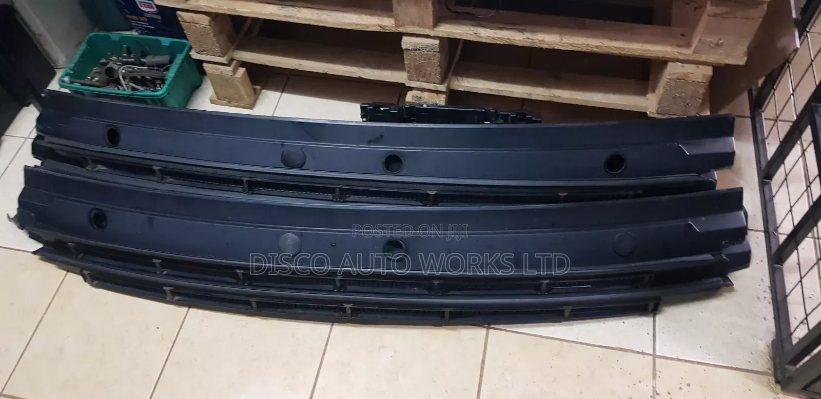 Land Rover Discovery 2 Td5 Wind Screen Cover/ Cowl